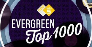 Opening Stembus Evergreen Top 1000 van NPO Radio 5